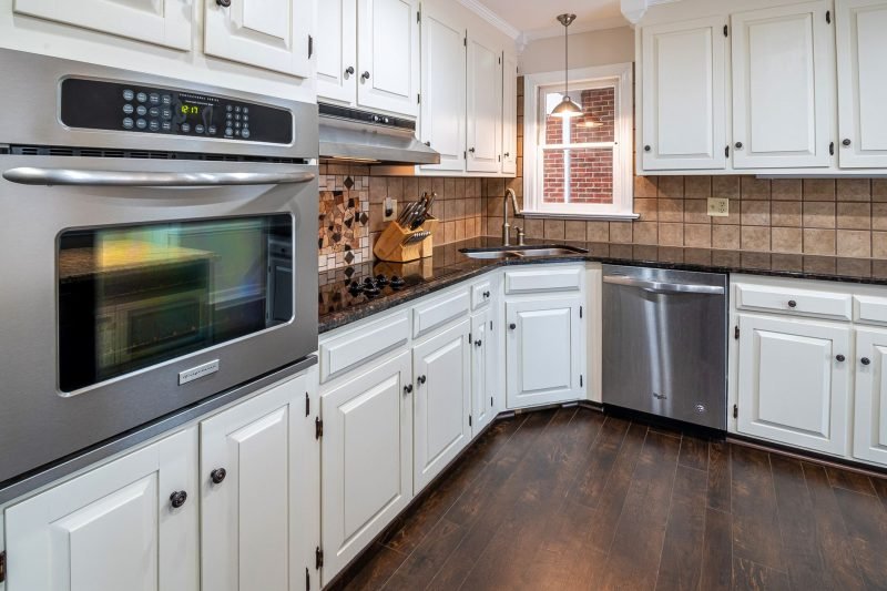 Cabinet Refacing vs Replacement: Which Is Worth It?